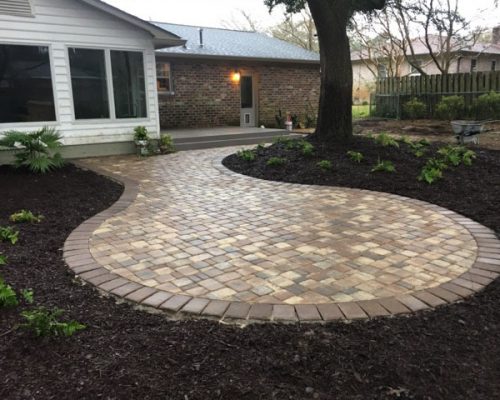 Weekly lawn maintenance in Charleston